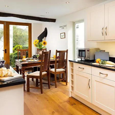 2 Bed In Oc-c33392 Holiday home *