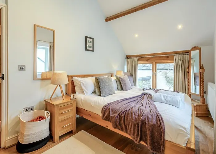 2 Bed In Oc-c33392 Holiday home