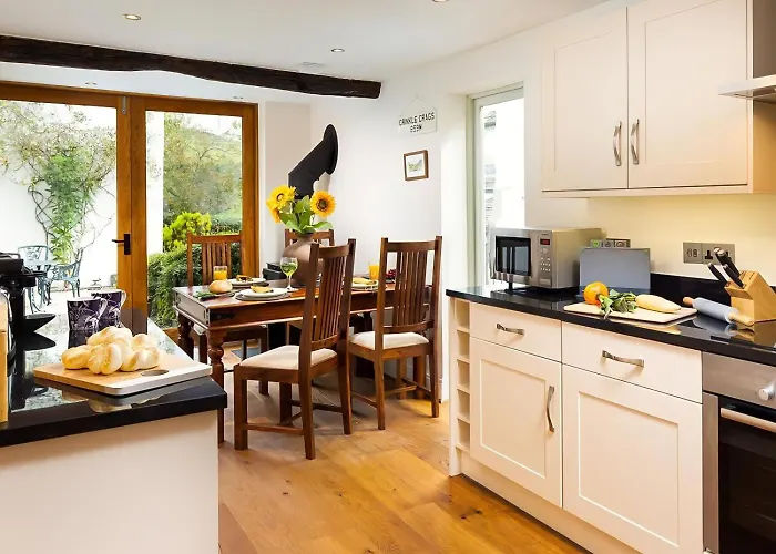 2 Bed In Oc-c33392 Holiday home *