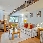 2 Bed In Oc-c33392