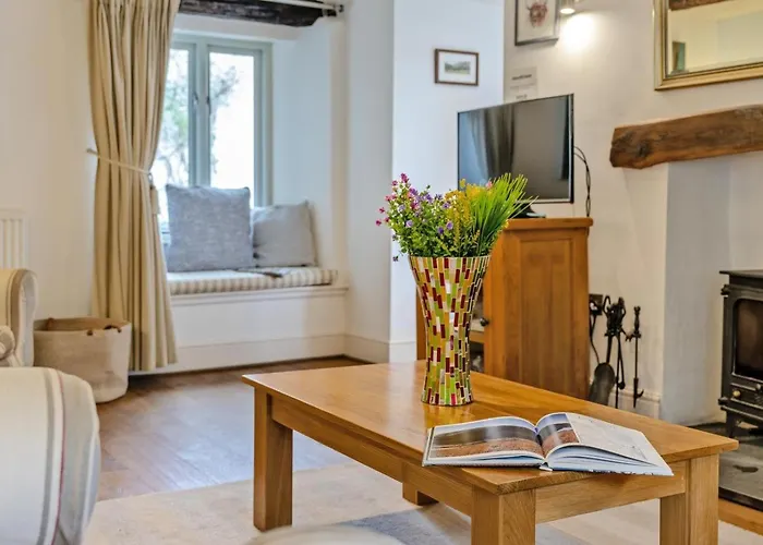 2 Bed In Oc-c33392 *